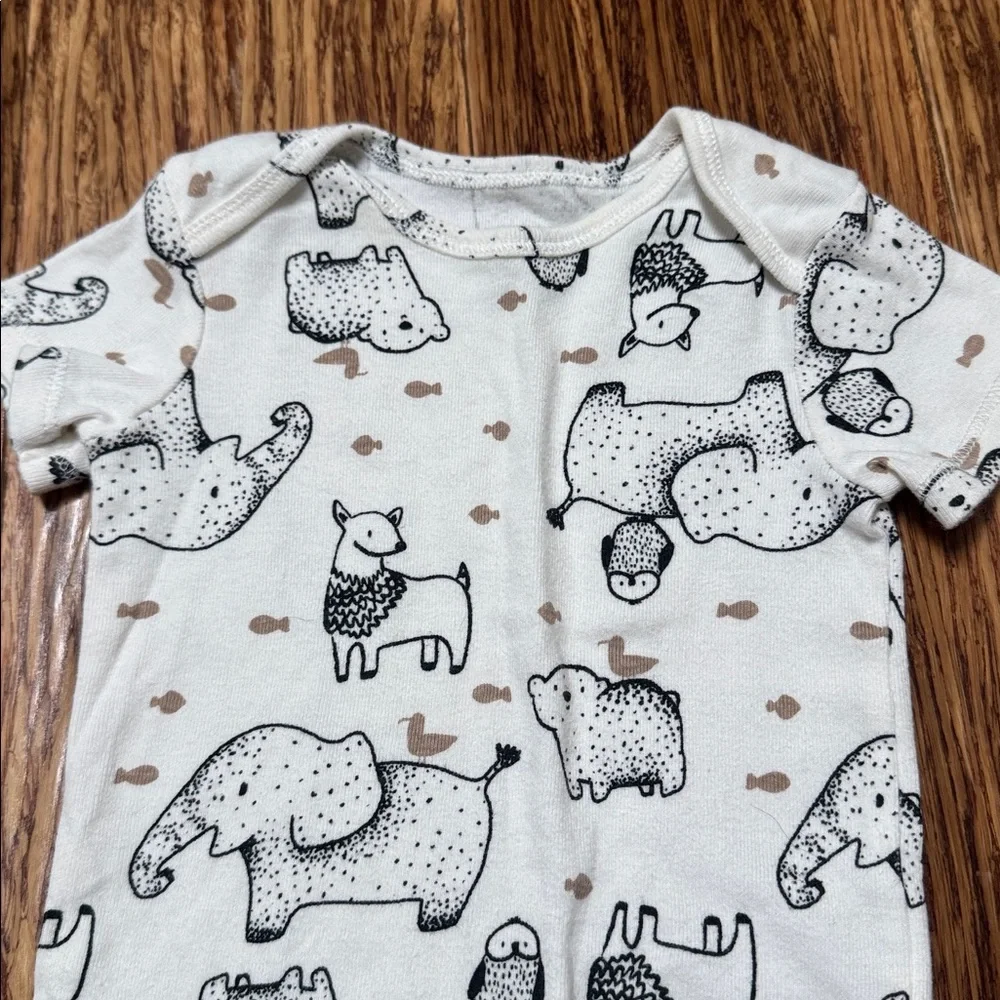 Carter’s beige forest creature fox bear long sleeve snap closure bodysuit 9M